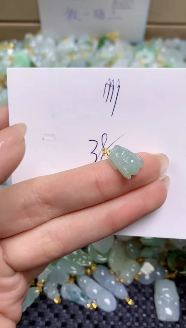 【闪购商品】翡翠挂件18K金镶嵌天然缅甸A货翡翠