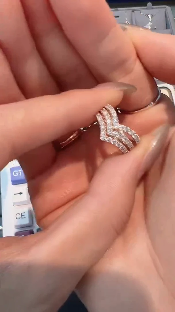 【闪购商品】钻石戒指/指环18K金镶嵌多样性发一