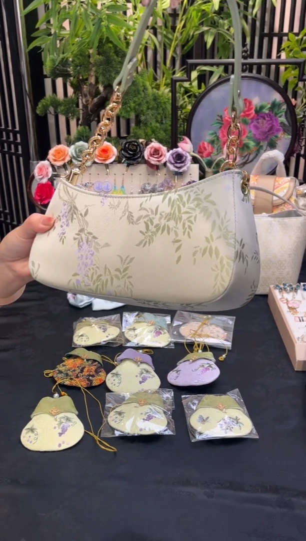 织绣?****)非遗苏绣手工饰品