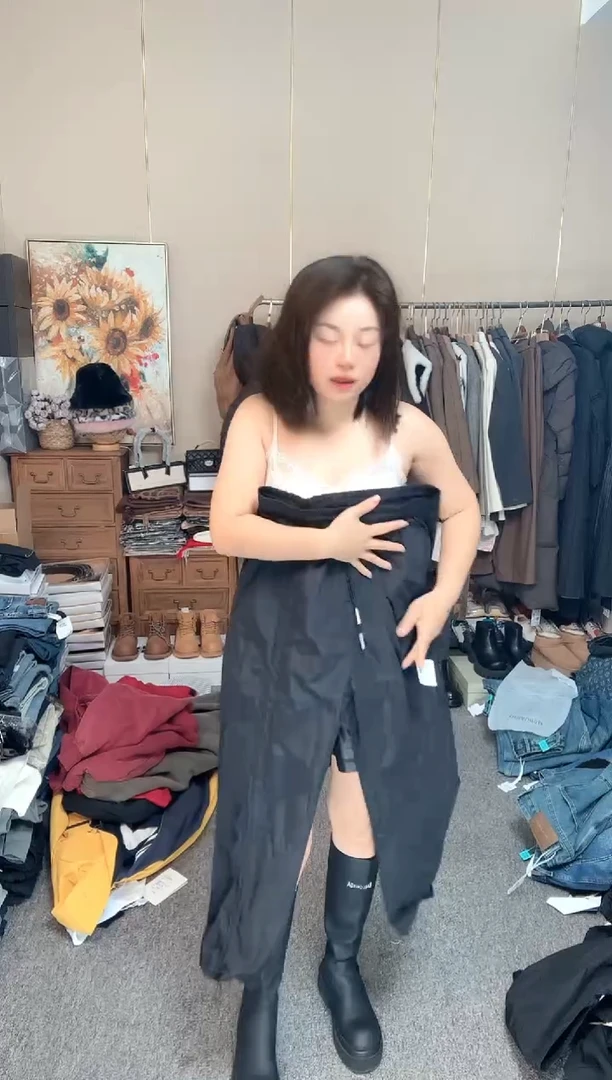 973