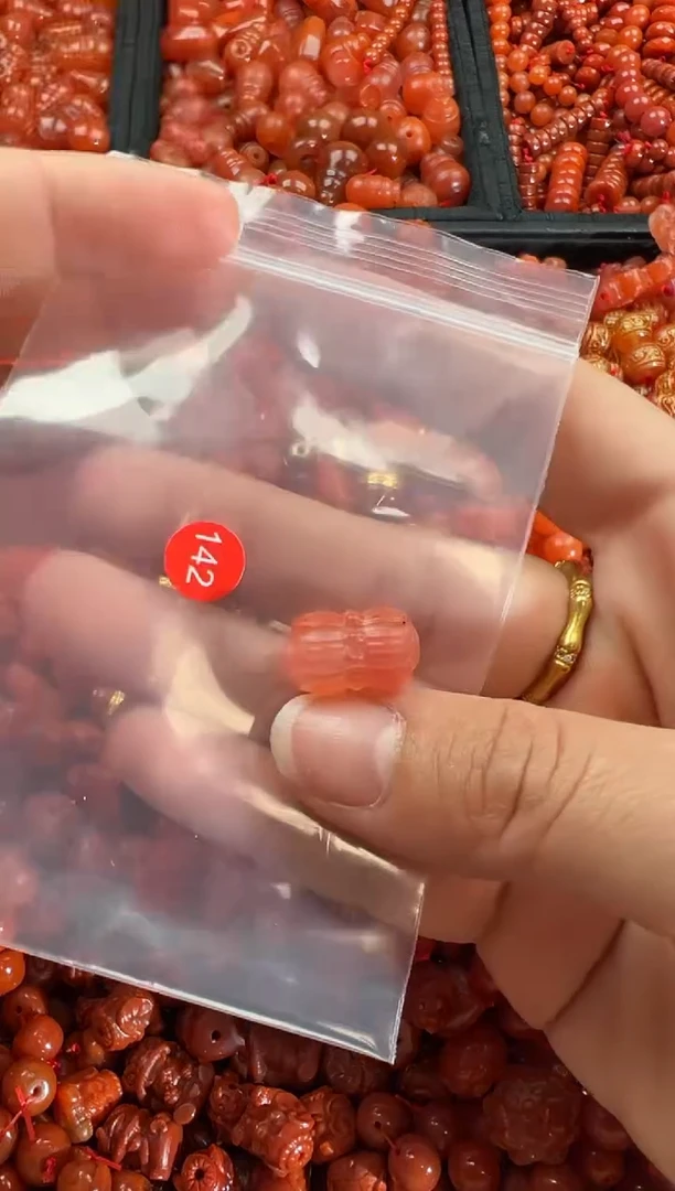 【闪购商品】南红玛瑙颈饰未镶嵌1