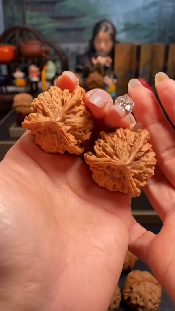 【闪购商品】文玩核桃吊坠A853盘山三棱39