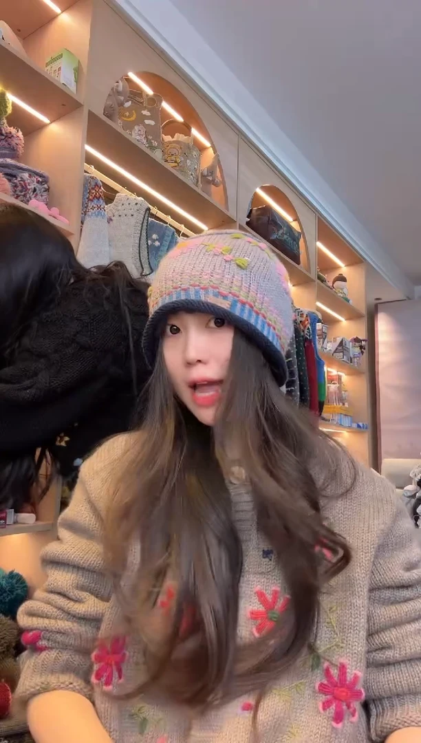 羊毛蓝色卷边帽