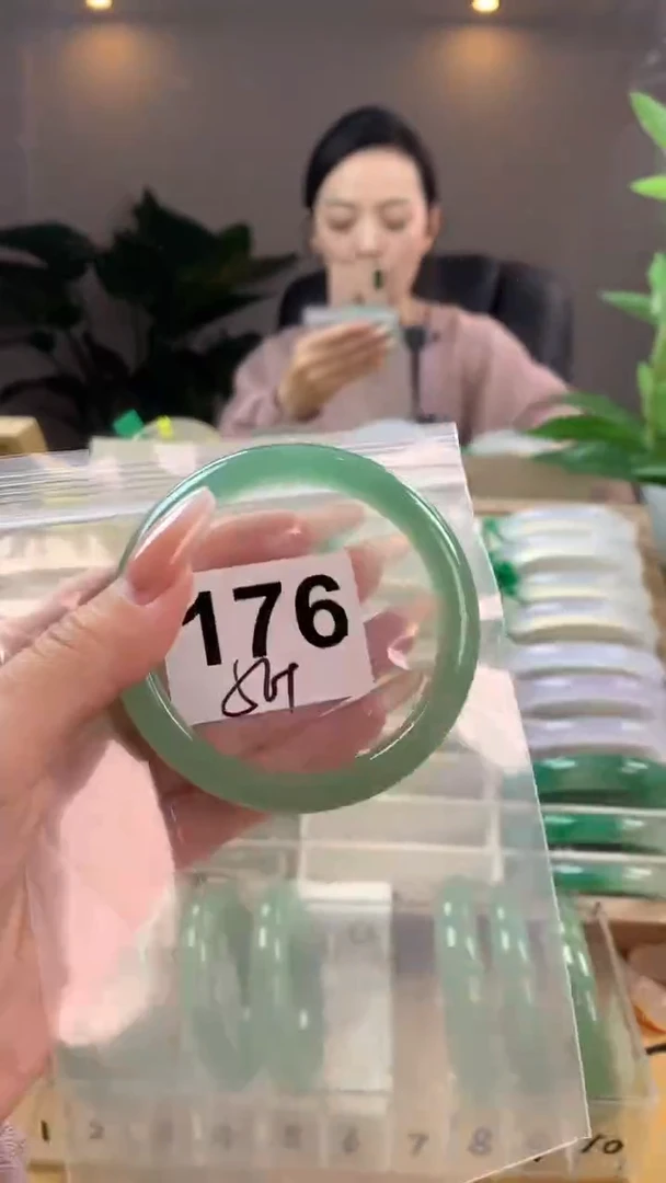 【闪购商品】石英质玉手镯未镶嵌176