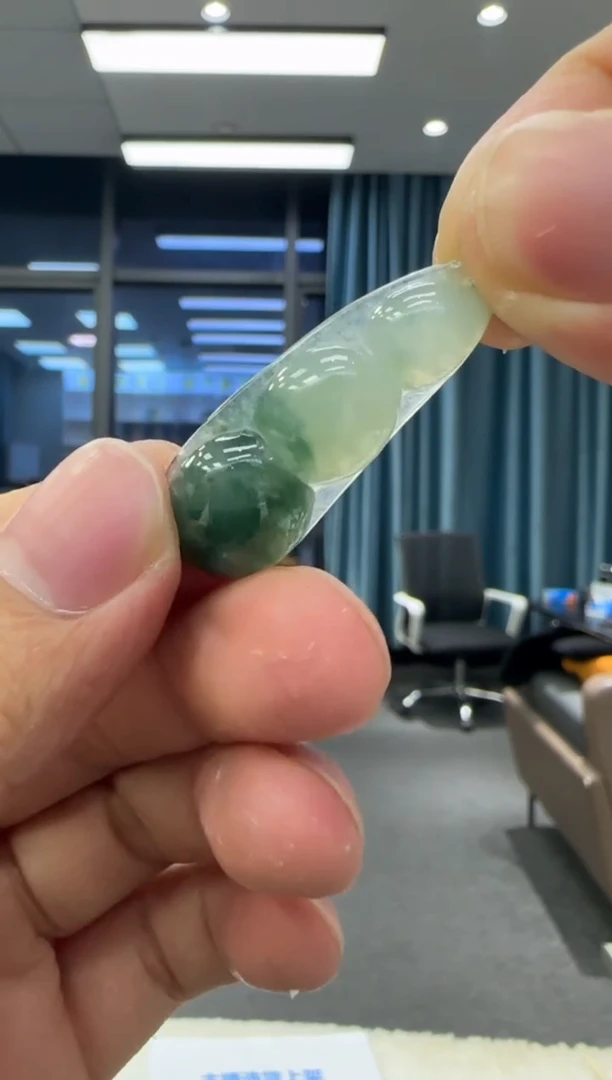 颈饰未镶嵌翡翠天然翡翠A货孤品一件