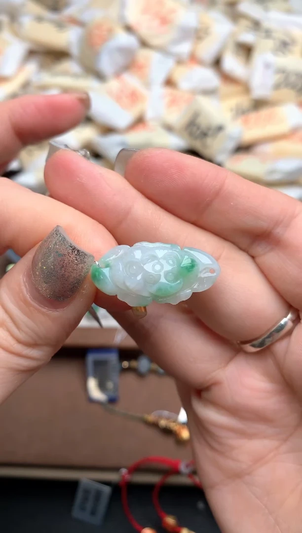 未镶嵌挂件翡翠1