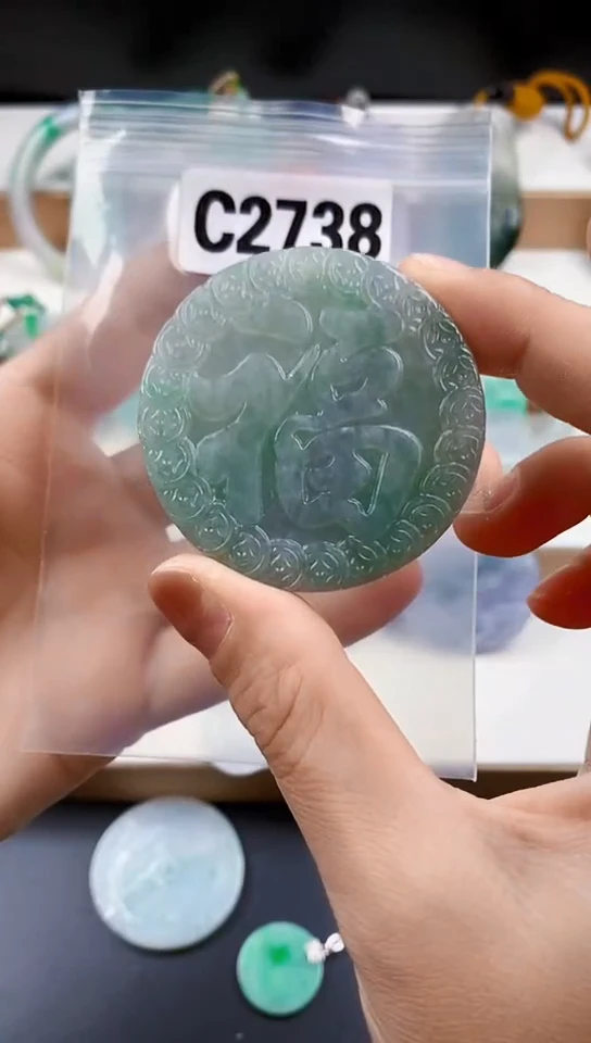 颈饰未镶嵌翡翠天然翡翠吊坠挂件