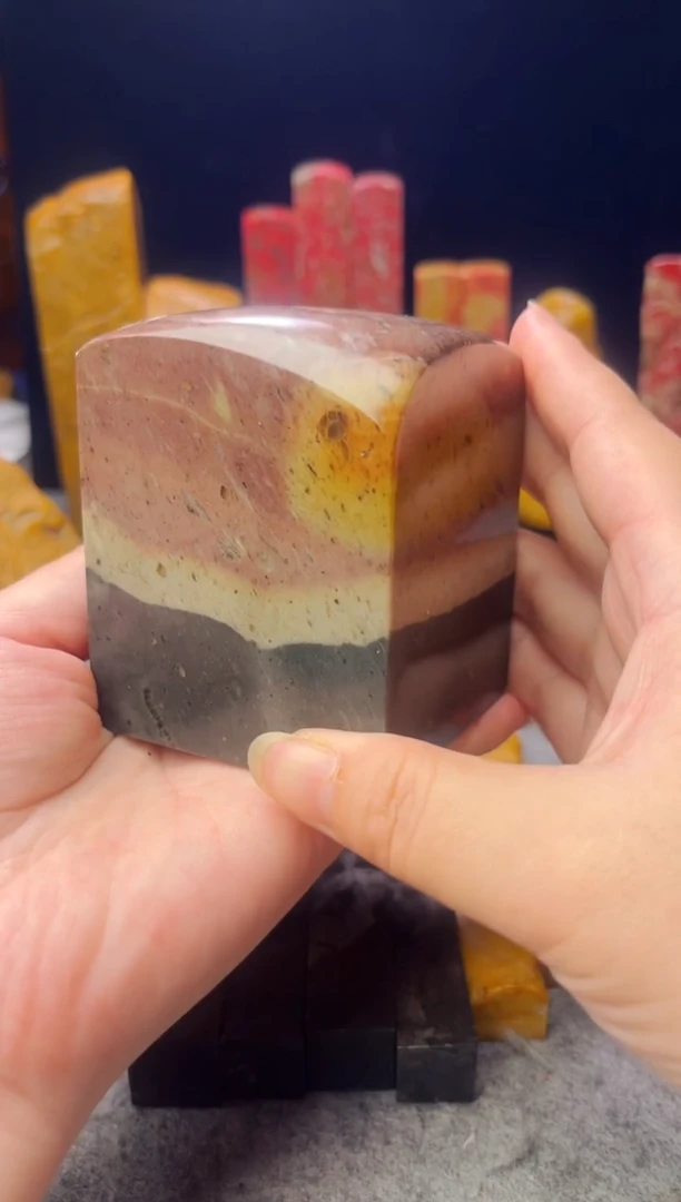 昌化石昌化料一个，庆祝中秋漏品