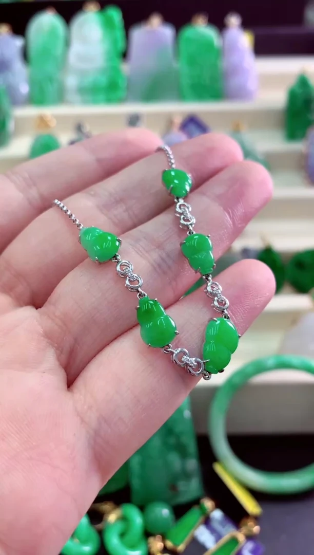 吊坠(不含链)18K金镶嵌翡翠手链