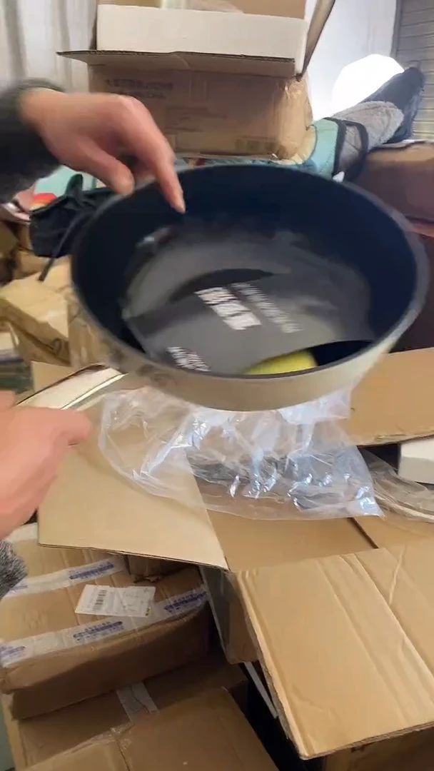 1德马克钛晶瓷炒锅32有盖 锅边有瑕疵