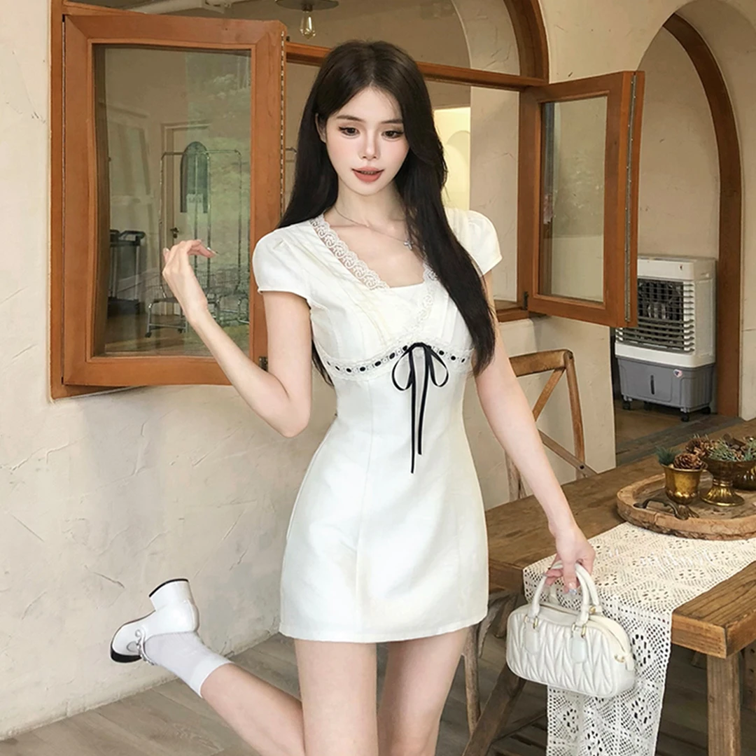 法式名媛风蕾丝拼接V领短袖连衣裙女夏季新款小香风蝴蝶结短裙子