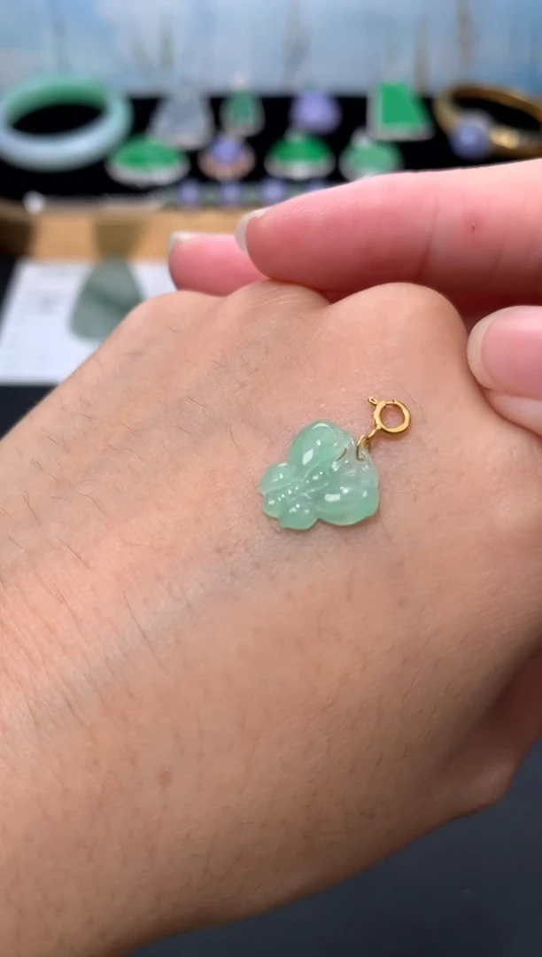 未镶嵌定制翡翠48小时鉴赏期 退货不扣服务费