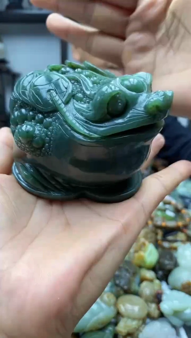 未镶嵌和田玉摆件1
