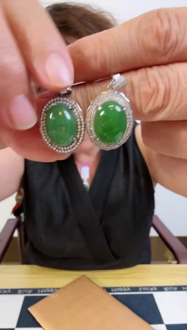 颈饰18K金镶嵌和田玉0458吊坠多样性发一个