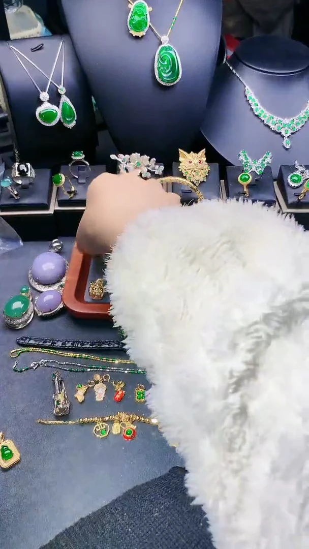 【闪购商品】翡翠吊坠(赠链)银S925镶嵌吊坠