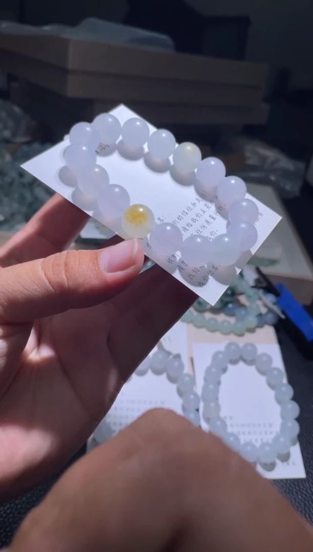 未镶嵌定制翡翠大****红珠串