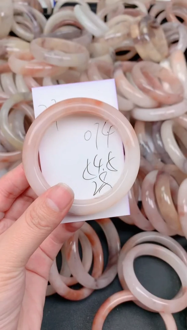 未镶嵌手镯石英质玉074