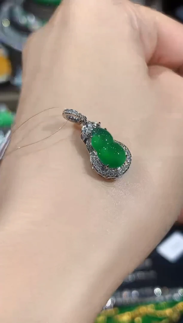 吊坠(不含链)18K金镶嵌翡翠C107