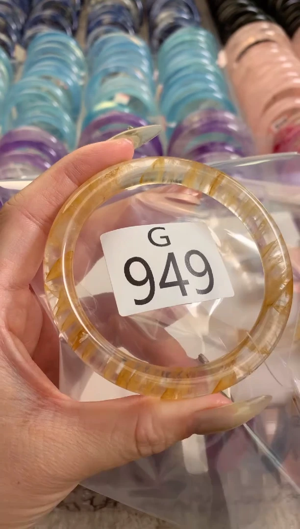 未镶嵌珠宝半成品水晶?**妞949-62