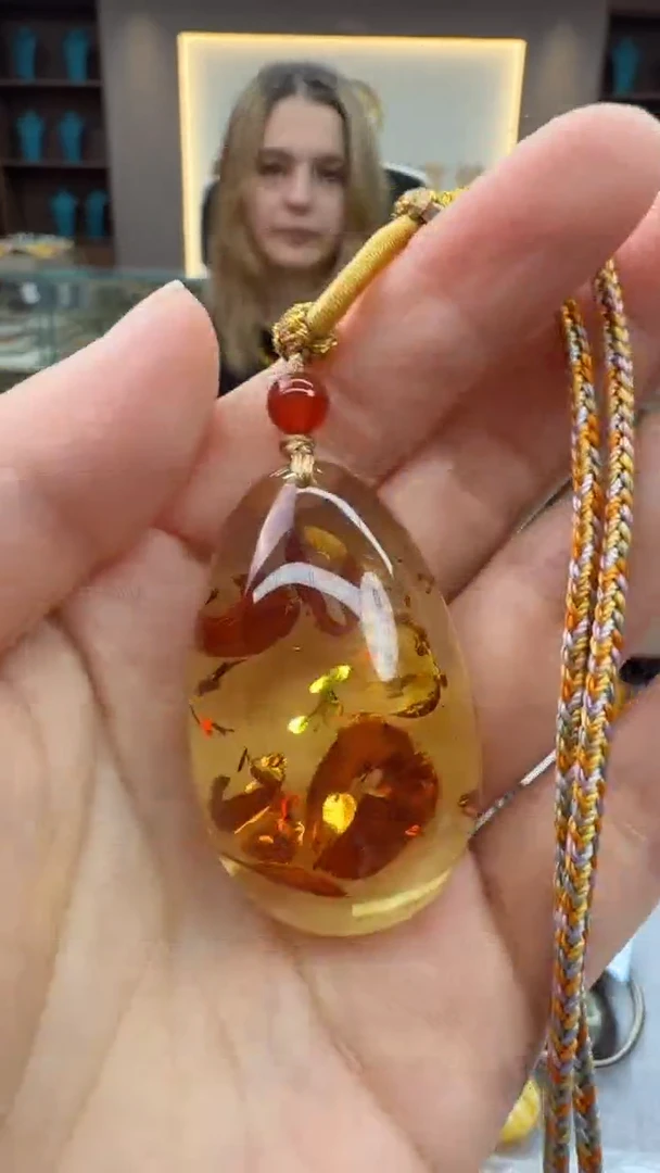 琥珀颈饰未镶嵌188号秒拍 假一罚三