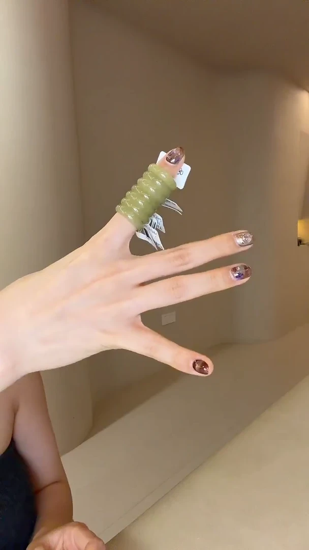 未镶嵌戒指和田玉14码牛油果细条多样性发其一