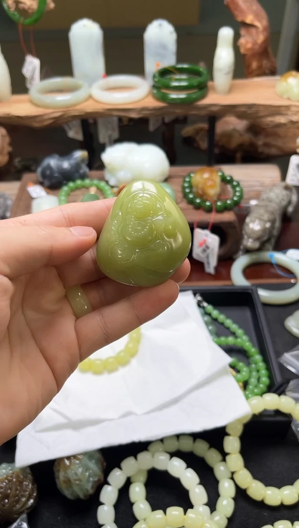 和田玉未镶嵌吊坠(不含链)若羌黄玉 逍遥佛