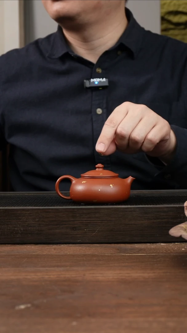 茶杯紫砂嘉*朱泥洒金小寒江      130CC     洒金