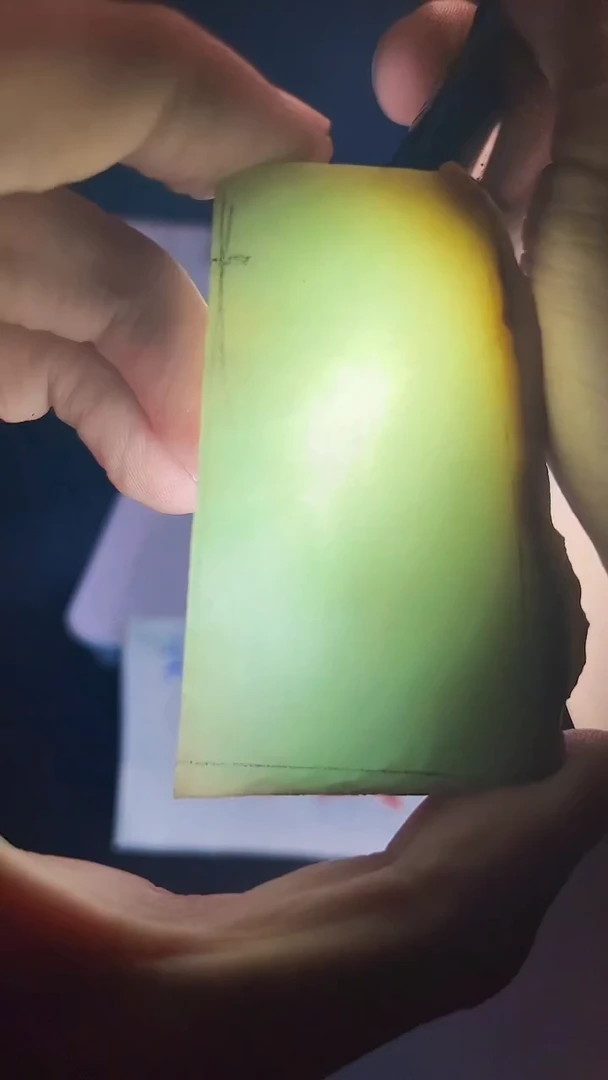 翡翠挂件未镶嵌翡翠