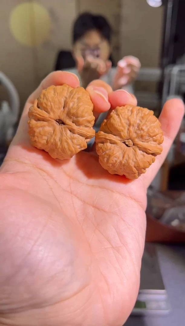 吊坠文玩核桃草**?40蛤蟆头