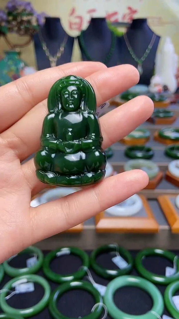 和田玉未镶嵌吊坠(不含链)收藏级碧玉七号矿观音吊坠