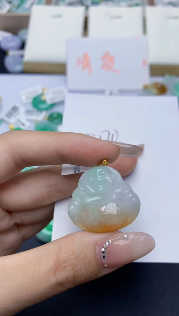 翡翠18K金镶嵌颈饰天然缅甸翡翠A货