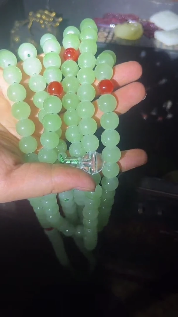 和田玉未镶嵌挂件青白项链一条