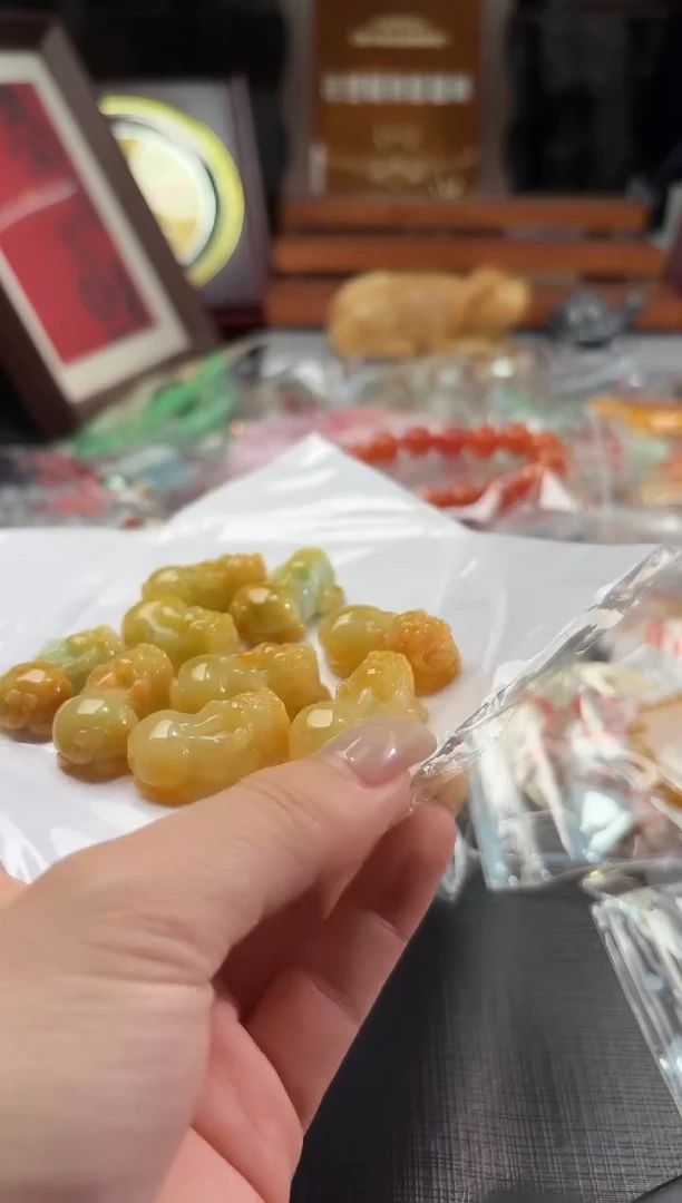 翡翠未镶嵌颈饰100718058随机发仅一件