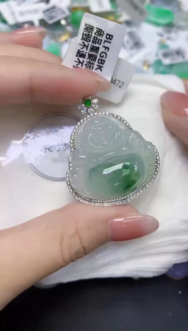 颈饰18K金镶嵌翡翠天然缅甸翡翠A货多样性发一件