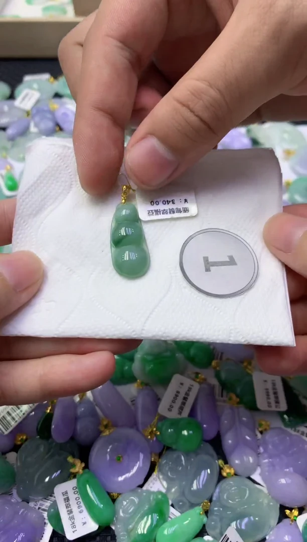 颈饰未镶嵌翡翠天然缅甸翡翠A货