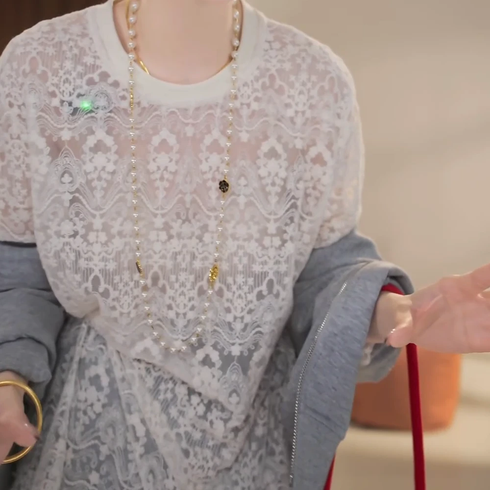 春夏季新款镂空蕾丝圆领罩衫气质纯欲风百搭时尚内搭打底上衣