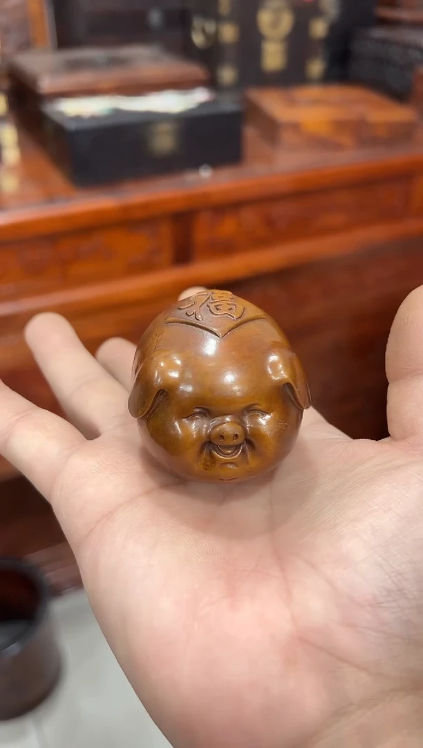 黄杨小福猪把件1