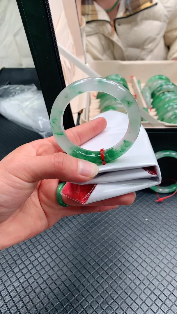 【闪购商品】石英质玉手镯未镶嵌手镯