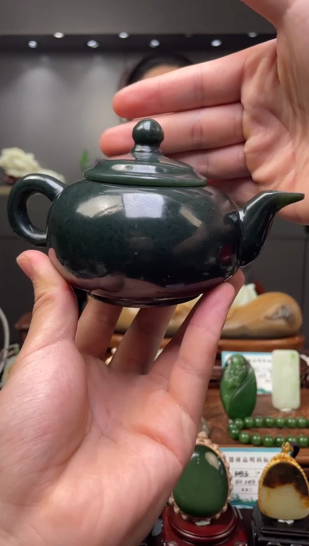 未镶嵌和田玉摆件茶壶