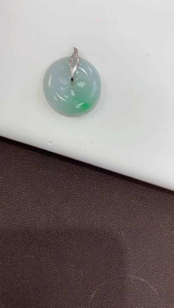 翡翠18K金镶嵌吊坠(赠链)天然缅甸A货翡翠