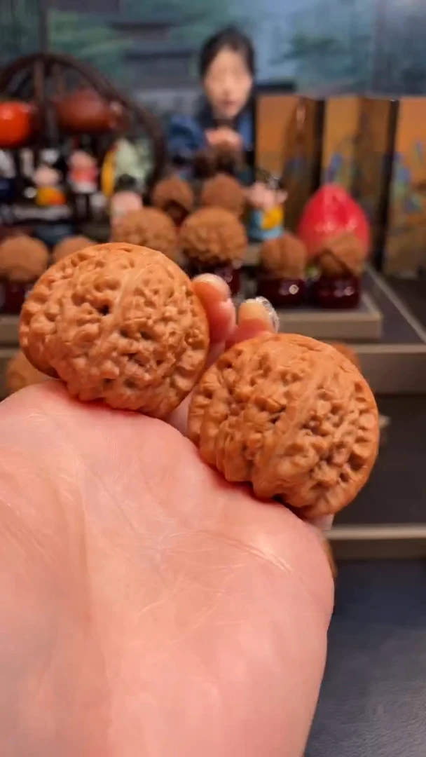 【闪购商品】文玩核桃把件F 772白狮子41尺