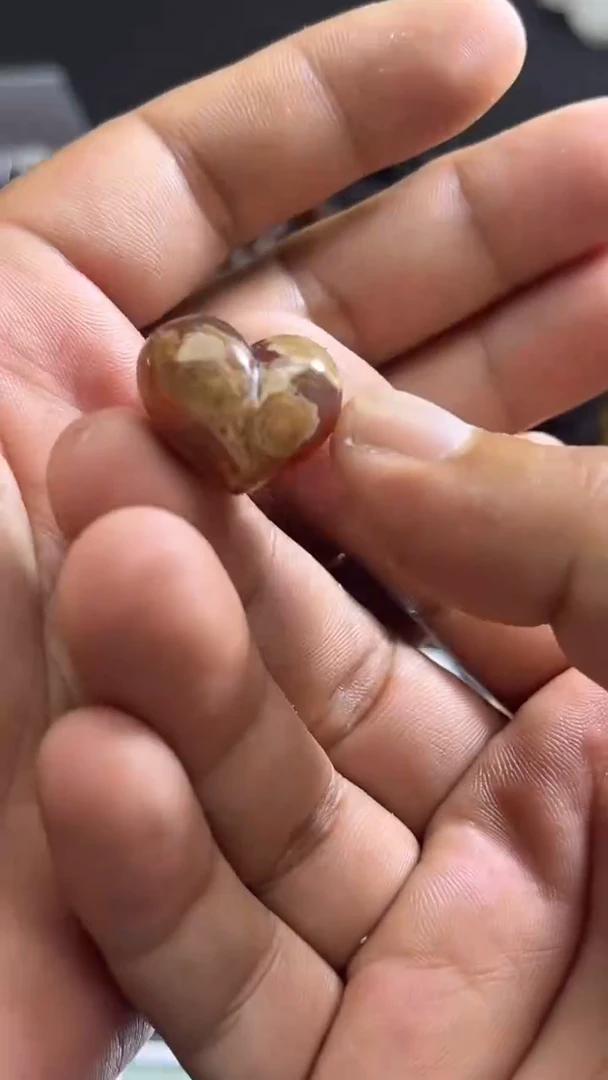 裸石琥珀未镶嵌78