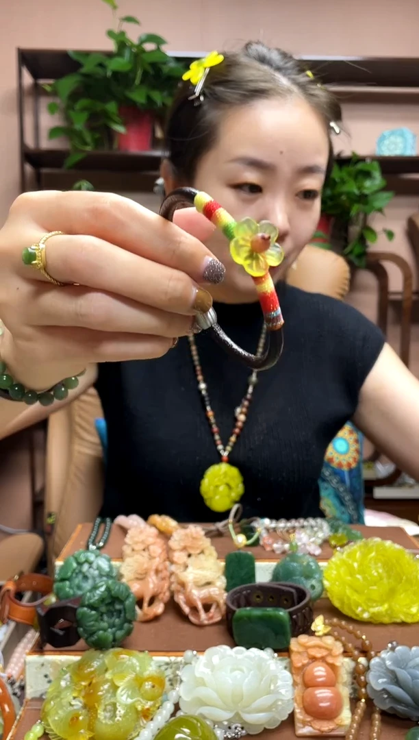 未镶嵌岫玉吊坠·