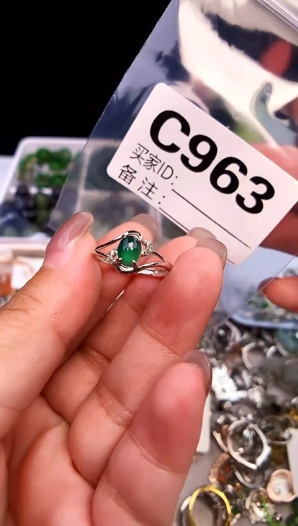 银S925镶嵌翡翠耳钉1