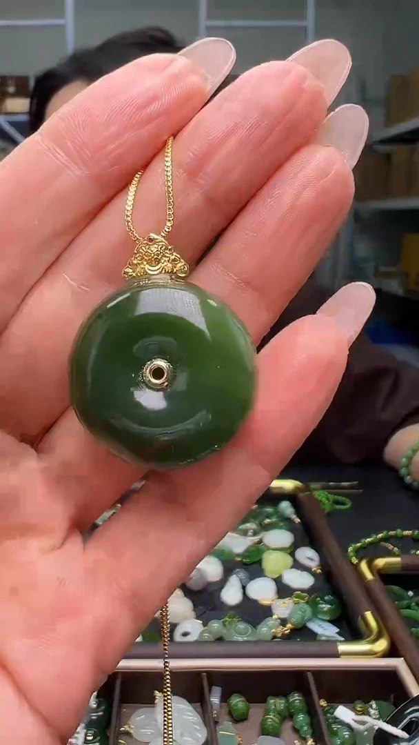 颈饰18K金镶嵌和田玉(多样性发货.发其一）10.26.94