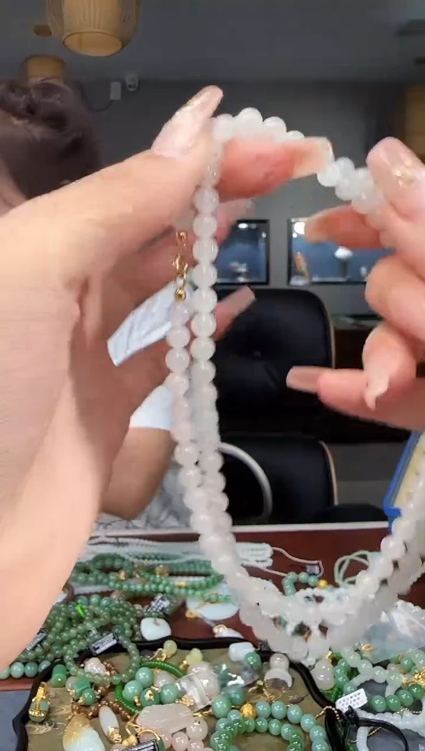 和田玉未镶嵌吊坠(不含链)1