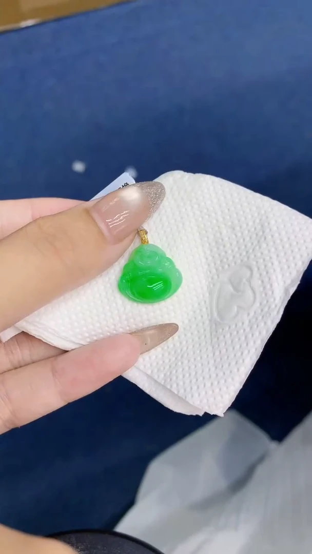 颈饰18K金镶嵌翡翠1
