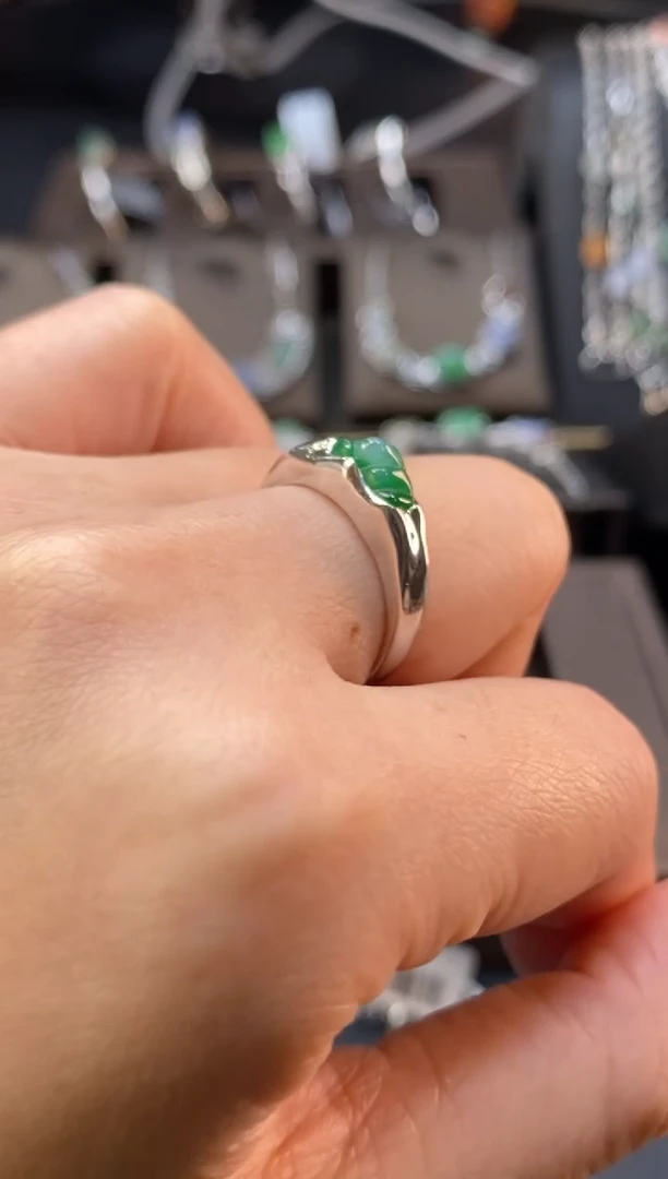 颈饰银S925镶嵌翡翠净货18802