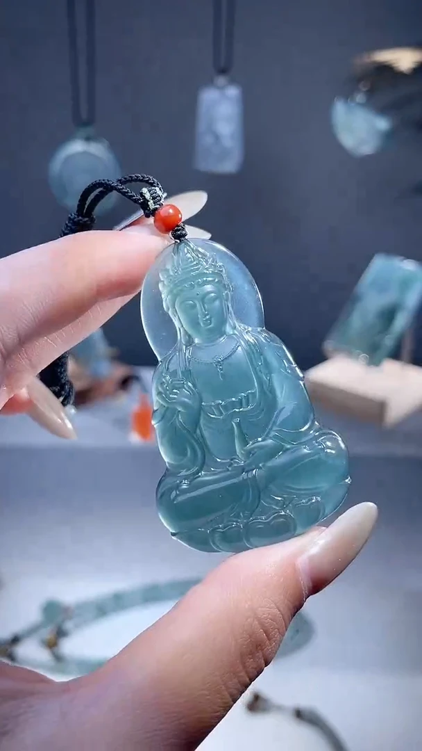 颈饰未镶嵌翡翠度母