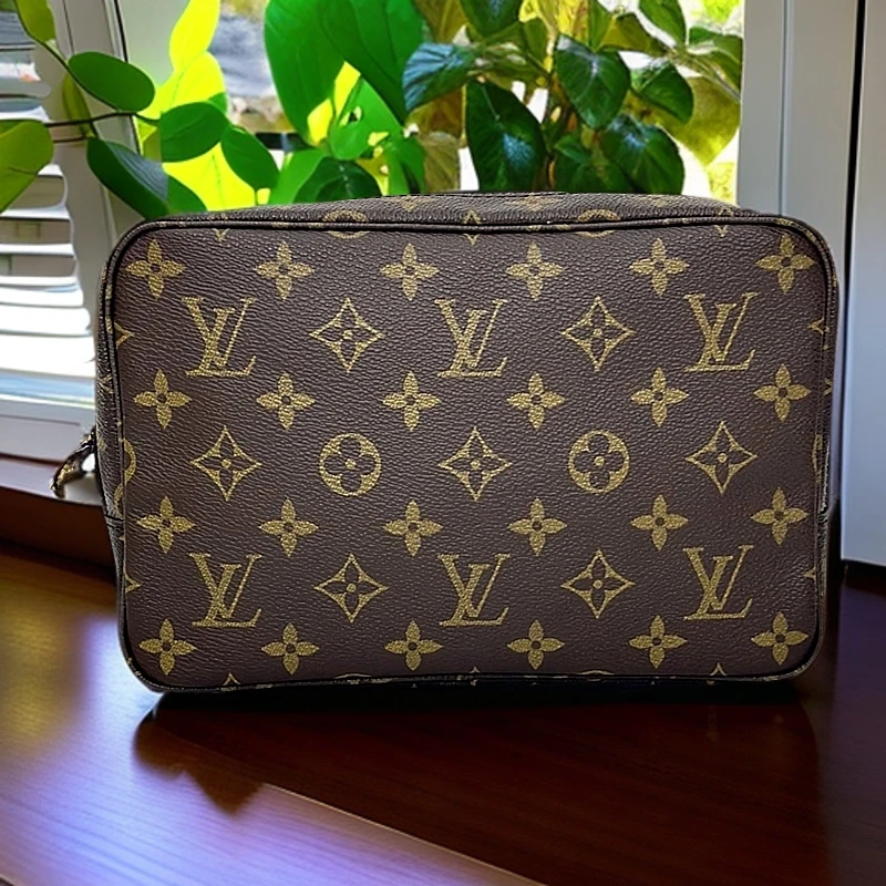 修复品LouisVuitton/路易威登中古23洗漱袋手拿款式/安然r
